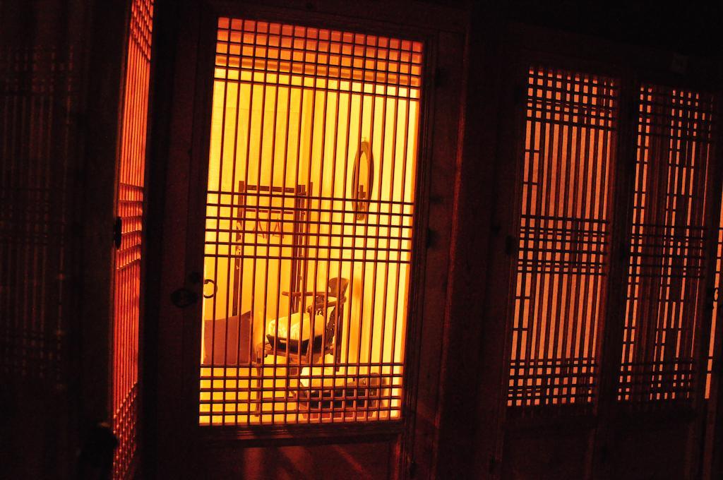 Hueahn Hanok Guesthouse Seoul Rum bild
